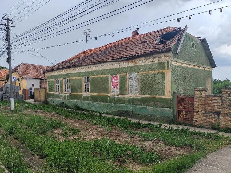 Casă cu Teren 3415 Mp în Pișchia