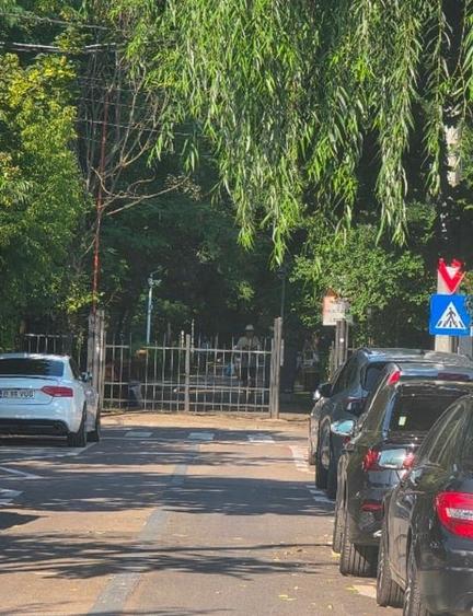Apartament cu 2 camere decomandat, mobilat în Bucureștii Noi