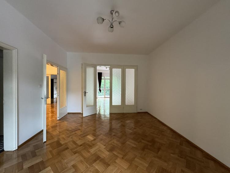 Apartament cu 3 camere decomandat, mobilat în Cișmigiu