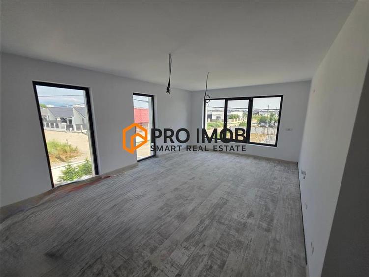 Apartament cu 5 camere decomandat în Câmpineanca