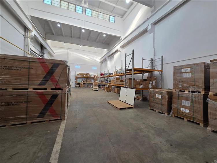 Spațiu industrial, de 468 mp, în Central