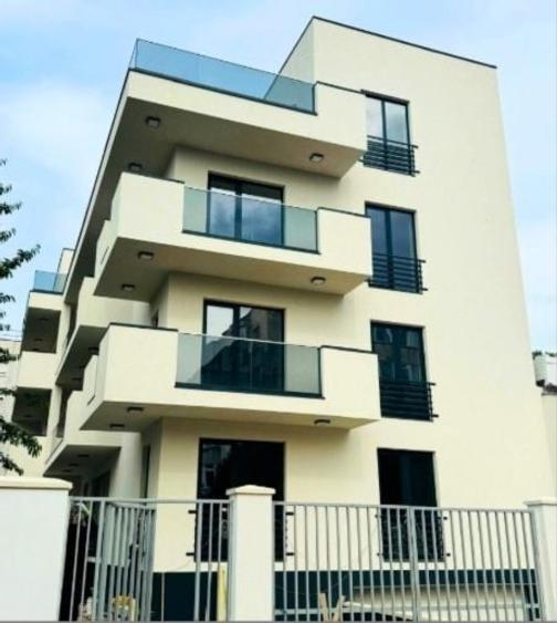 Spațiu comercial, de 140 mp, în Tei