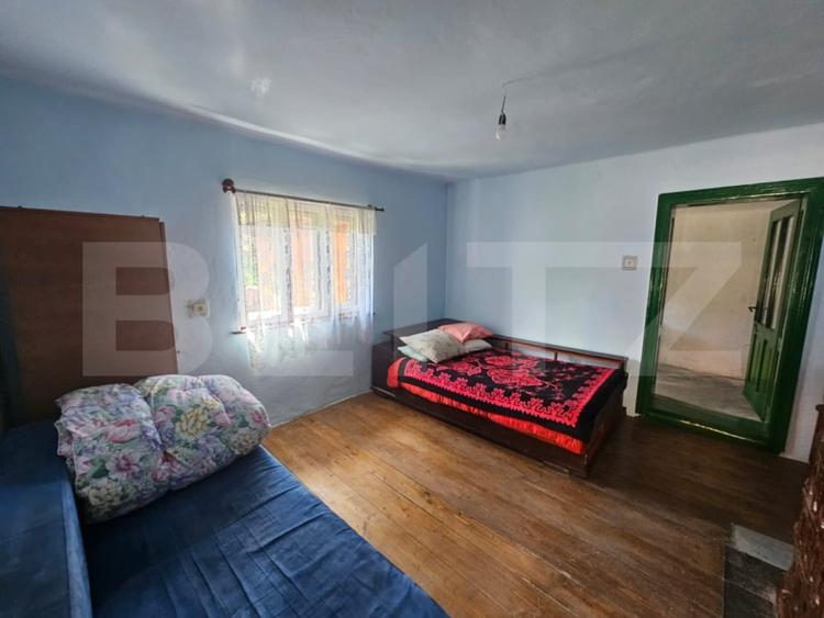 Casă individuală cu 5 camere cu Teren 2000 Mp în Ghioncani