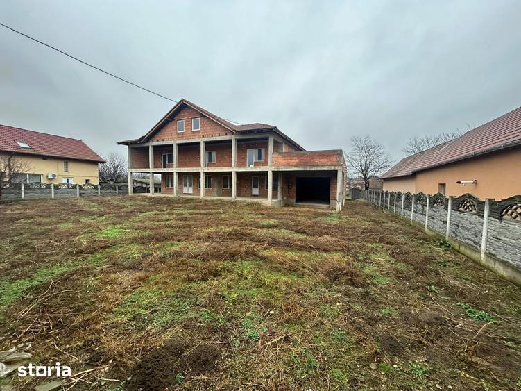 Casă cu 6 camere cu Teren 1150 Mp în Mihalț