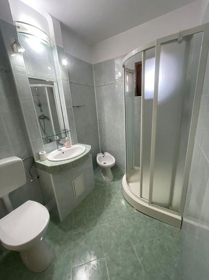 Apartament cu 2 camere decomandat, mobilat în Central