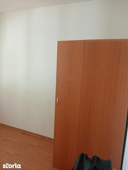 Apartament cu 3 camere decomandat, mobilat în Drumul Taberei
