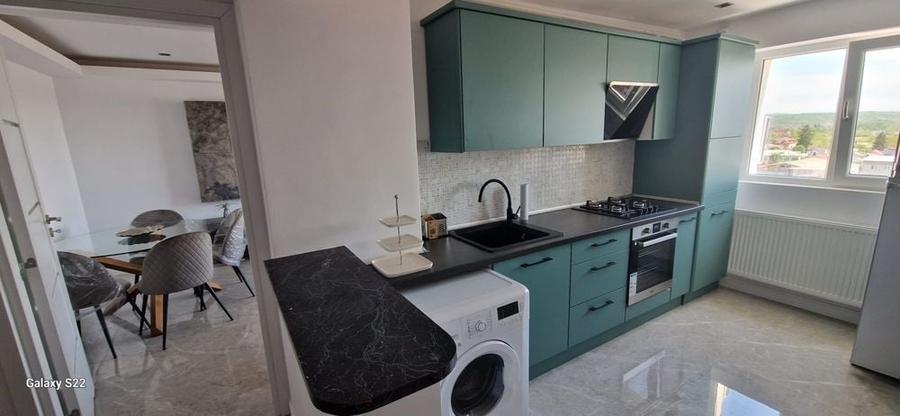 Apartament cu 3 camere decomandat în Ultracentral