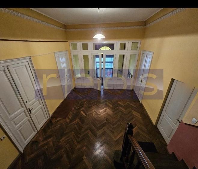 Apartament cu 5 camere, mobilat în Calea Victoriei