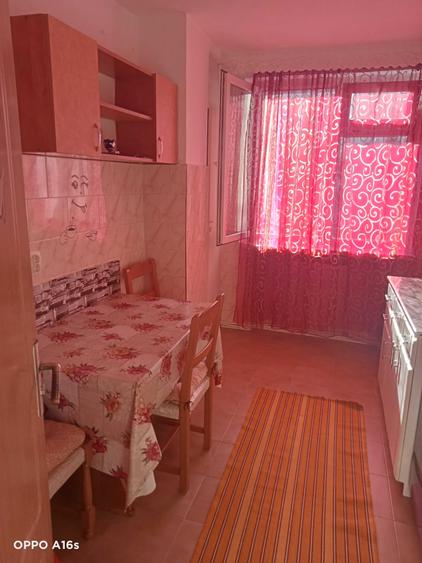 Apartament cu 2 camere decomandat în Precista