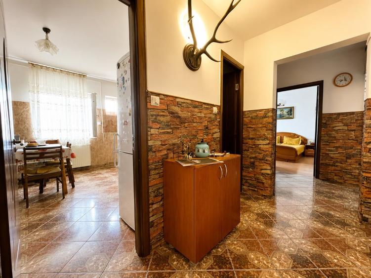 Apartament decomandat, 3 camere, 2 bai, 2 balcoane, spatios, zona Noua - 3