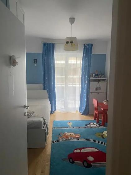Apartament cu 3 camere semidecomandat în Băneasa