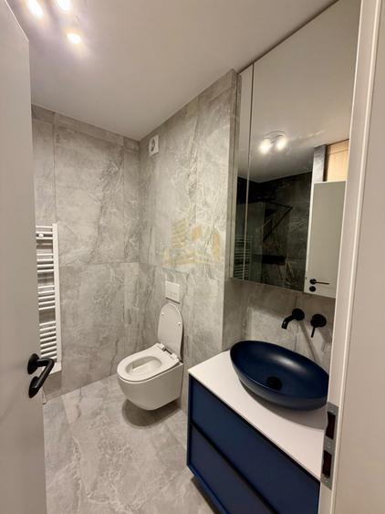 Apartament cu 2 camere semidecomandat, mobilat în Semicentral