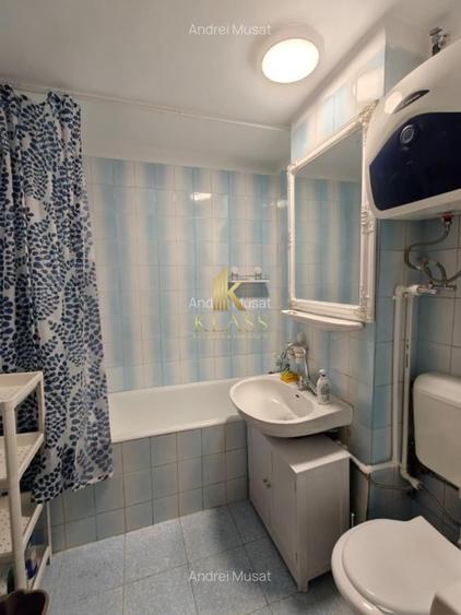 Apartament cu 3 camere, mobilat în P-ța Universității