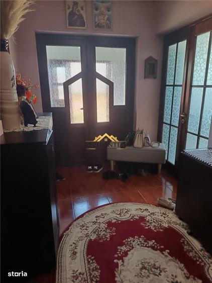 Casă cu 4 camere în Central