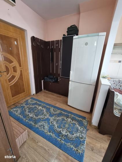 Apartament cu 2 camere semidecomandat în Onești