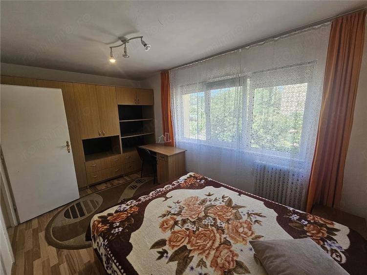 Apartament cu 2 camere semidecomandat în Micro I