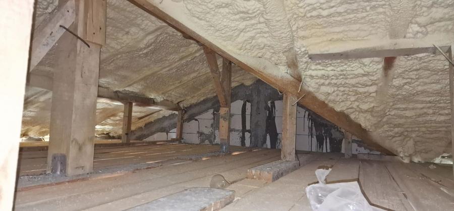 Casă individuală cu 6 camere cu Canalizare în Sud