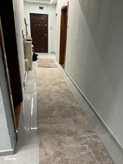 Apartament cu 3 camere decomandat în Calea București