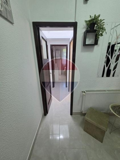 Apartament cu 2 camere decomandat, mobilat în P-ța Romană