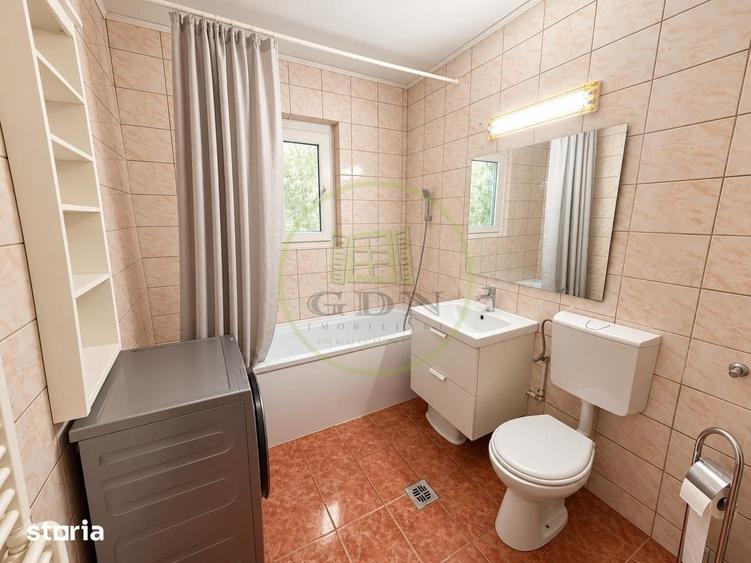 Casă cu 8 camere cu Teren 2732 Mp în Corbeanca