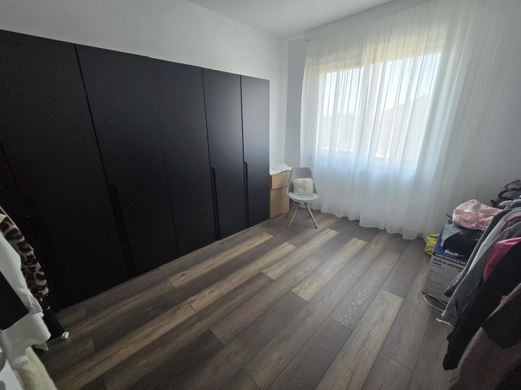 Duplex cu 5 camere cu Canalizare în Moșnița Nouă