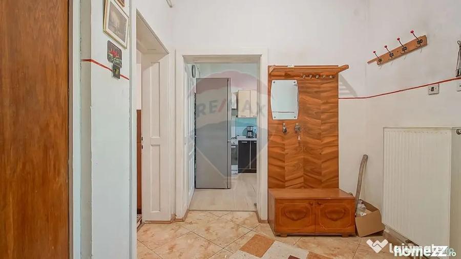 Casă cu 3 camere cu Teren 705 Mp în Central