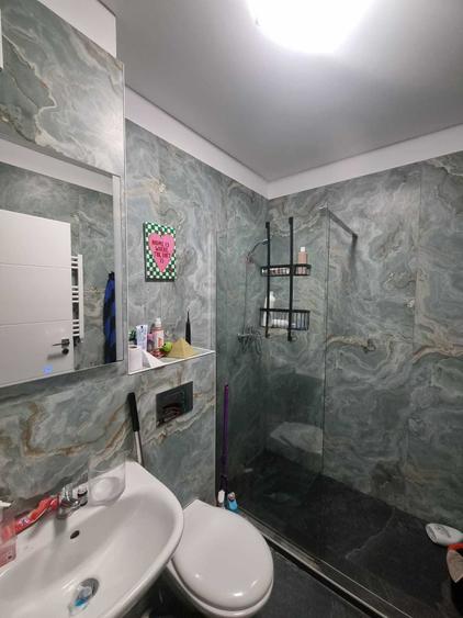Apartament cu 4 camere decomandat în Parcul Carol