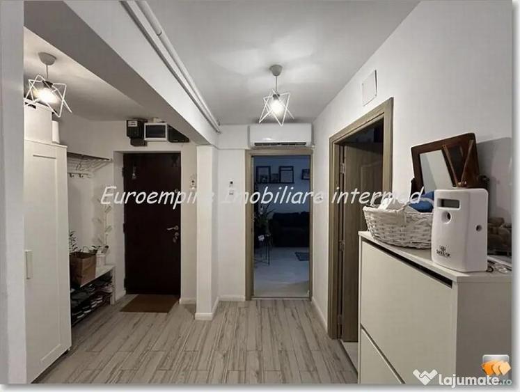 Apartament cu 2 camere decomandat în Casa de Cultură