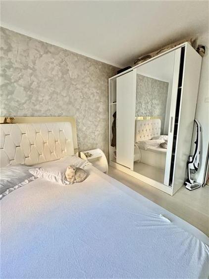 Apartament cu 4 camere decomandat, mobilat în Est