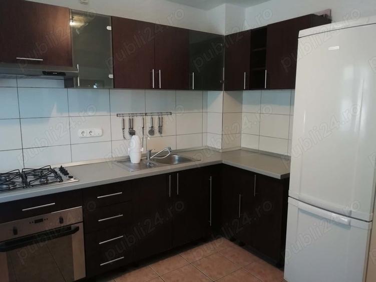 Apartament cu 3 camere decomandat, mobilat în Turnișor