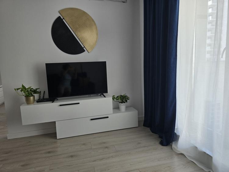 Apartament cu 2 camere semidecomandat în Exterior Vest