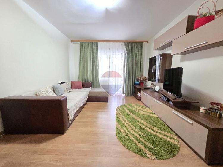 Apartament cu 2 camere decomandat, mobilat în Central