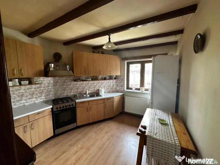 Apartament cu 3 camere decomandat în Calea București