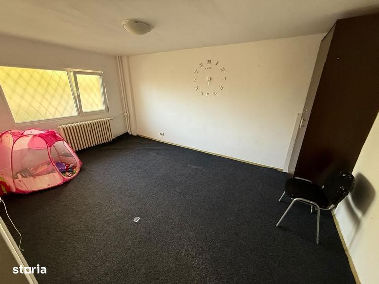 Apartament cu 3 camere decomandat în Republicii