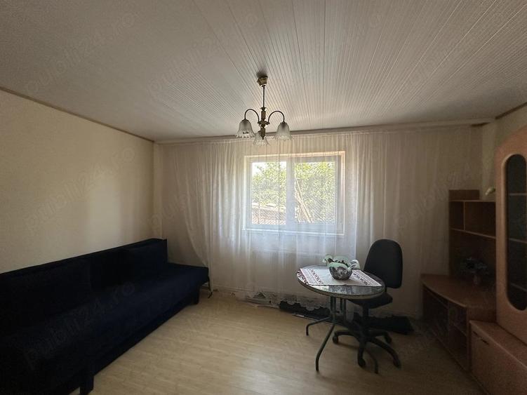Casă cu 7 camere cu Teren 1039 Mp în Cornești