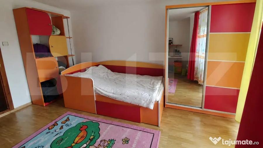 Casă cu 4 camere cu Teren 7238 Mp în Central