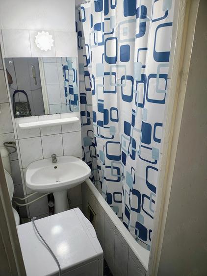 Apartament cu 2 camere semidecomandat în P-ța Doina