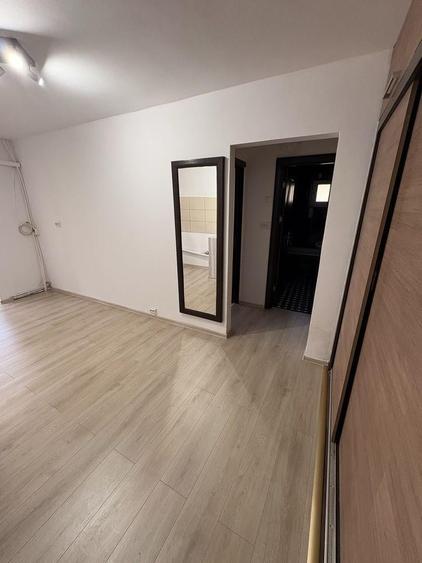 Apartament cu 2 camere decomandat în 1 Mai
