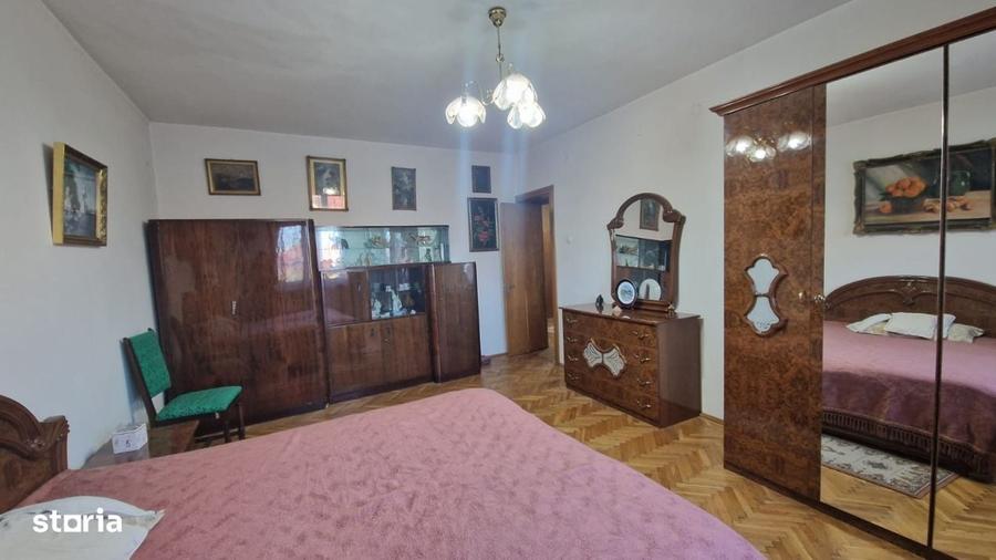Casă cu 4 camere cu Teren 163 Mp în Central