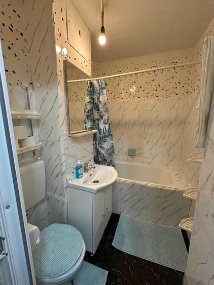 Apartament cu 2 camere decomandat în Tei
