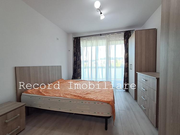 Apartament cu 3 camere semidecomandat în Bună Ziua