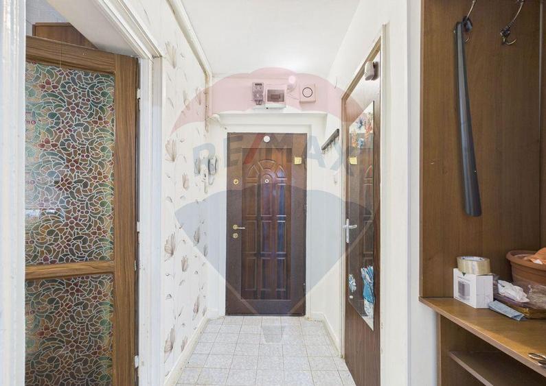 Apartament cu 3 camere semidecomandat în Basarabia