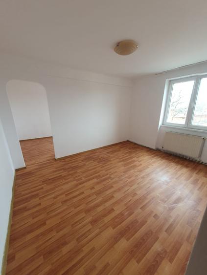 Apartament cu 2 camere semidecomandat în Semicentral