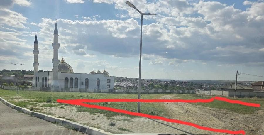 Teren de 2434 mp, în Central