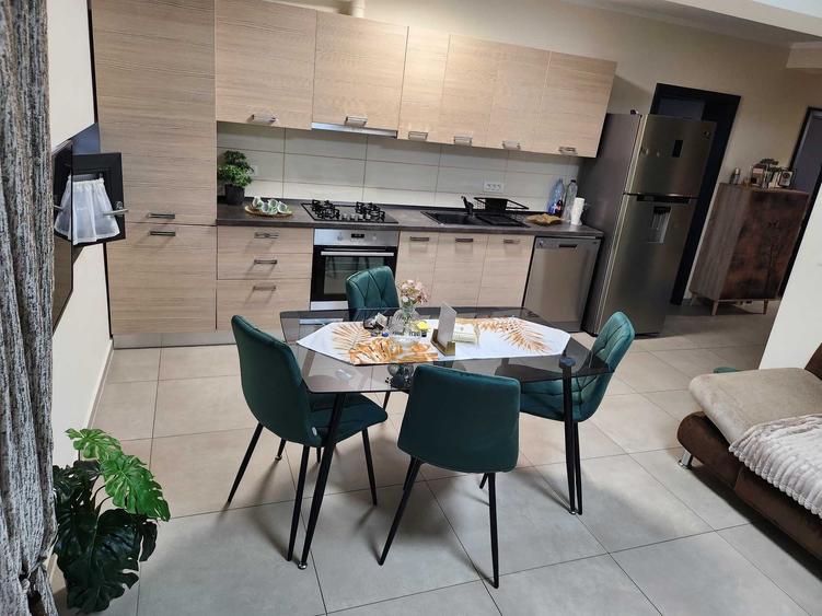 Apartament cu 3 camere decomandat în Dumbrăvița