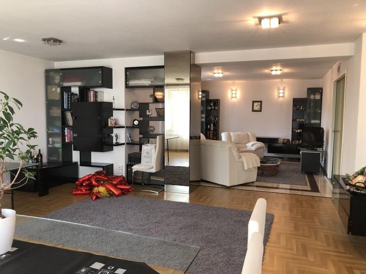 Casă individuală cu 6 camere cu Canalizare în Albert