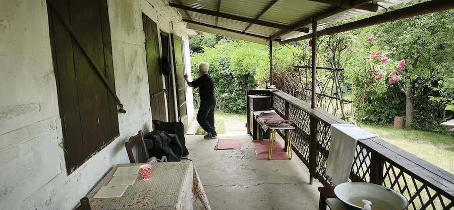 Casă cu Teren 1000 Mp în Porumbeni