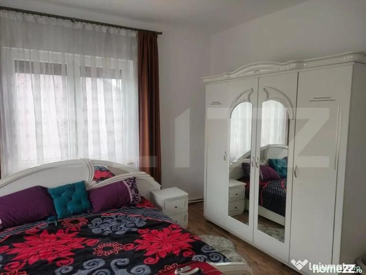 Casă cu 8 camere cu Teren 488 Mp în Marginea