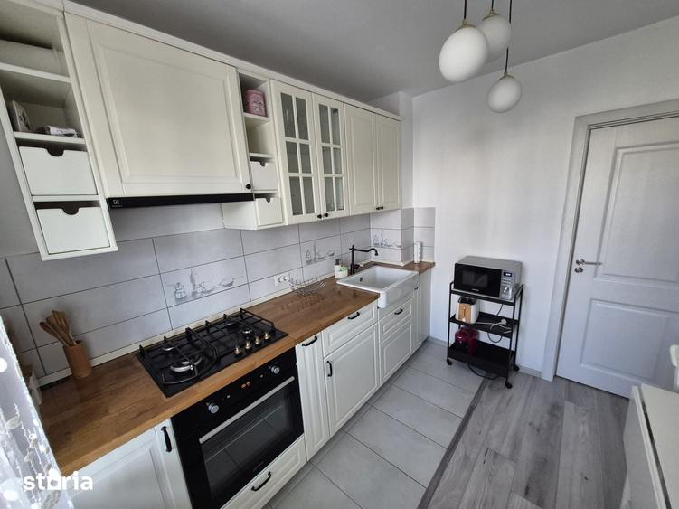Apartament cu 2 camere decomandat în Tei