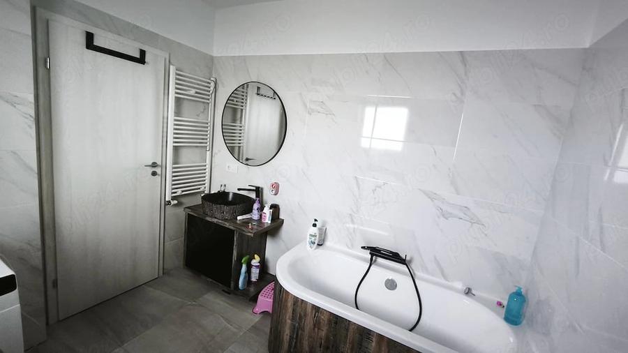 Casă cu Teren 320 Mp în Central